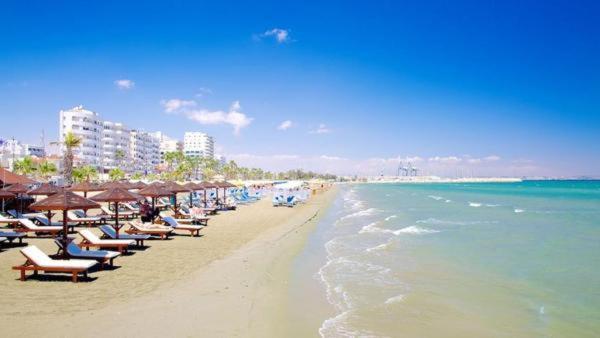 Top Floor Sea View Finikoudes Carisa Ithaki Court Lägenhet Larnaca Exteriör bild